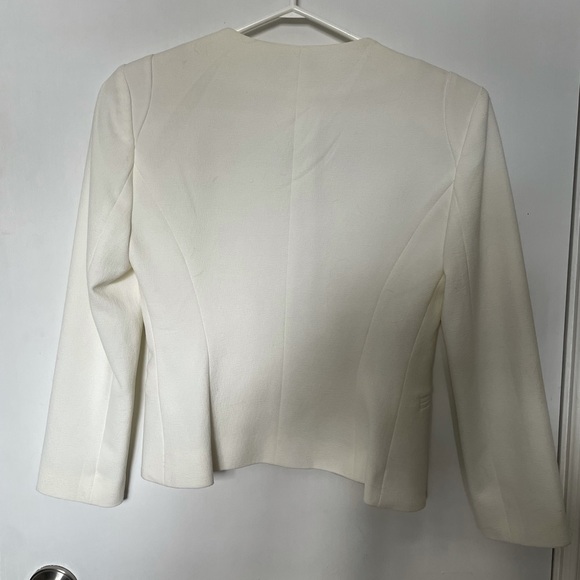 Gorgeous creamy white XS white short jacket - Picture 2 of 2